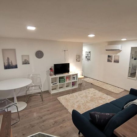 Smile Miko Apartment By Castle บูดาเปสต์ ภายนอก รูปภาพ
