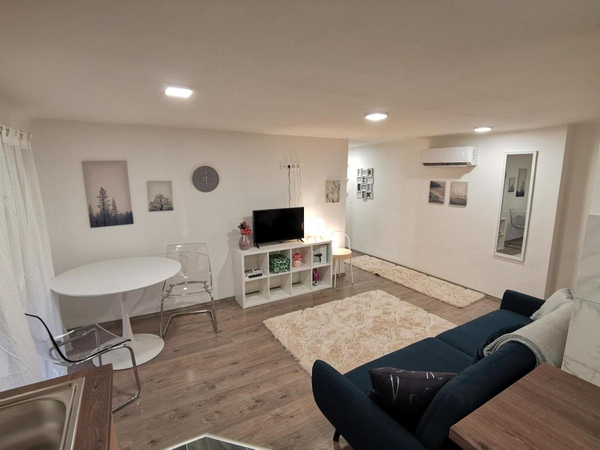 Smile Miko Apartment By Castle บูดาเปสต์ ภายนอก รูปภาพ